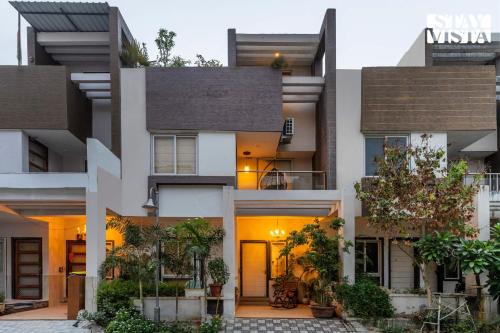 Sanganer Villa | StayVista at Sitara with Jacuzzi & WiFi