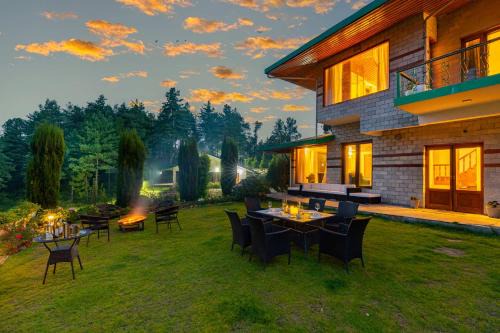 Shimla Villa | Top-Rated StayVista at The Woods with Family-Friendly Amenities