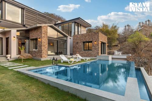 Bedla Villa | Discover Ikebana: Forest-Edge Villa with Infinity Pool