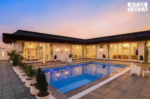 Jaipur Villa | Discover Kundan Van - Pet-Friendly Villa with Pool & Lawn