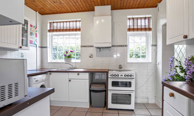 Burslem House | Inviting Staywhenever NWT - 4 Bedroom House with King Beds