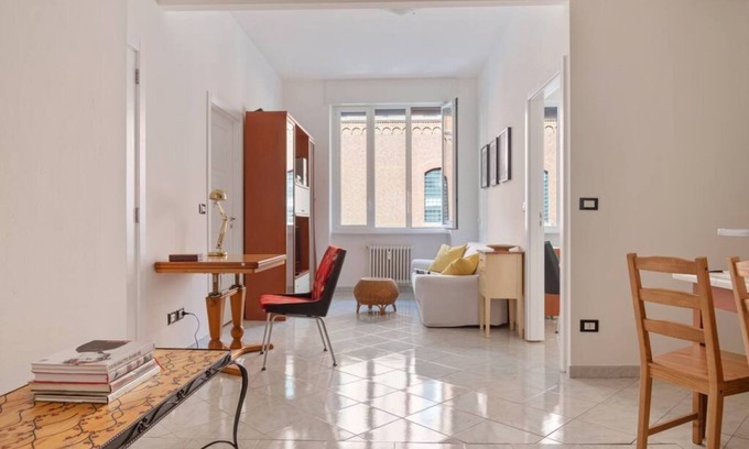 Central Station Apartment | Cozy Stazione Centrale Flat with Kitchen & Breakfast Included