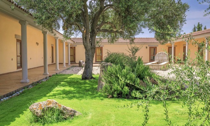 Badesi Bed & Breakfast | Inviting Stazzi di Gallura B&B with Pool and Breakfast