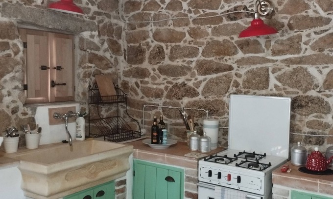 Monti House | Family-Friendly Getaway at Stazzo su frassu with Kitchen