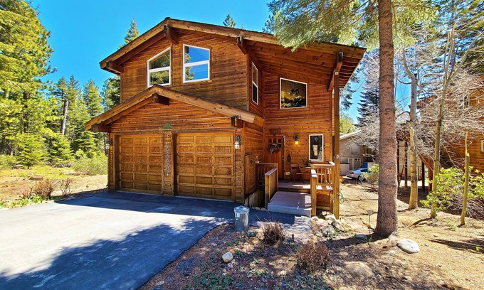 Tahoe Sierra Estates House | Ideal Steeple Retreat - 3BR Getaway Near Tahoe City