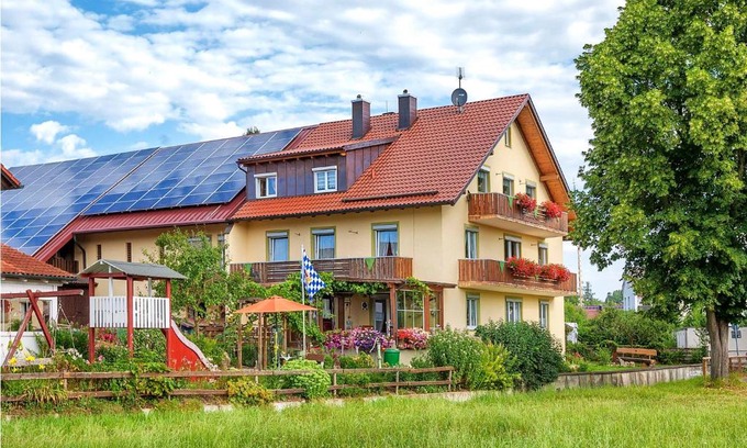 Unterallgau House | Inviting Steffi's Landhof: Oceanfront Retreat with Hot Tub