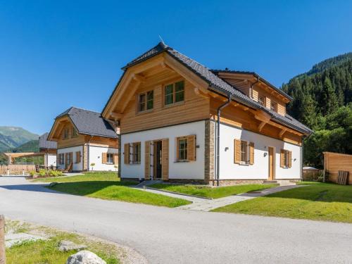 Donnersbachwald Ski Chalet | Discover Steier Hütte: Family-Friendly 4-Star Retreat