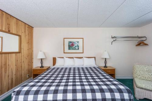 Steinhatchee Hotel | Experience Steinhatchee River Inn & Marina with Premium Amenities