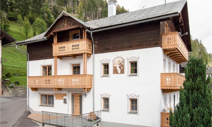Liesing Apartment | Cozy Steinwand Hotel: Ideal for Families and Pets