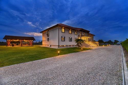 Ineu Hotel | Family-Friendly Stejarii Resort with Top Guest Rating