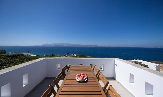 Stelida Villa | Stelida Sunset: Ideal Retreat Near Prokopios Beach