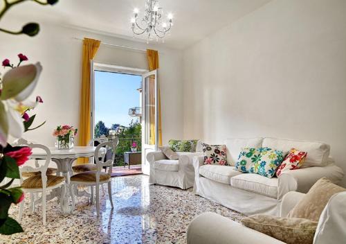 Sant'Agata sui Due Golfi Apartment | Stella House: Family-Friendly Retreat with 9.8 Guest Rating