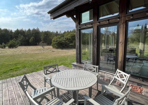Kurzeme House | Stella: 4-Star Oceanfront Haven with Private Beach Access