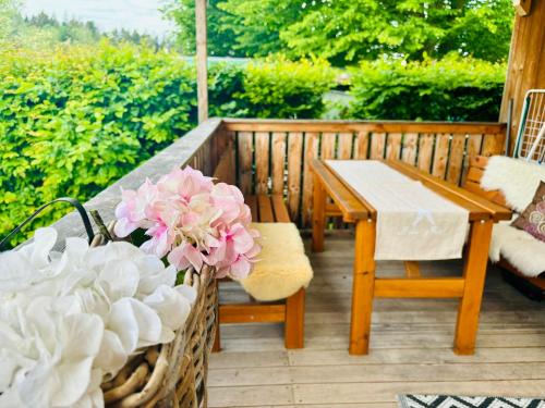 Seekirchen am Wallersee Ski Chalet | Experience Stella's Holzchalet: Family & Pet-Friendly Retreat