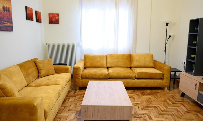 Trikala Apartment | Discover Stella’s Minimal Lodge: Family-Friendly Comfort