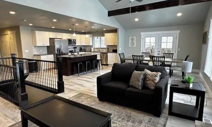 Sandy House | Exceptional Sandy Getaway for Big Groups - Rated 9.8/10
