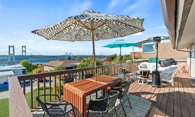 West End House | Experience Breathtaking Bay Views & Olympic Vistas