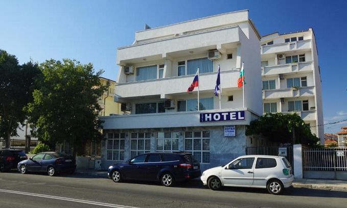Pomorie Hotel | Pet-Friendly Stemak Hotel with Exceptional Guest Rating 9/10