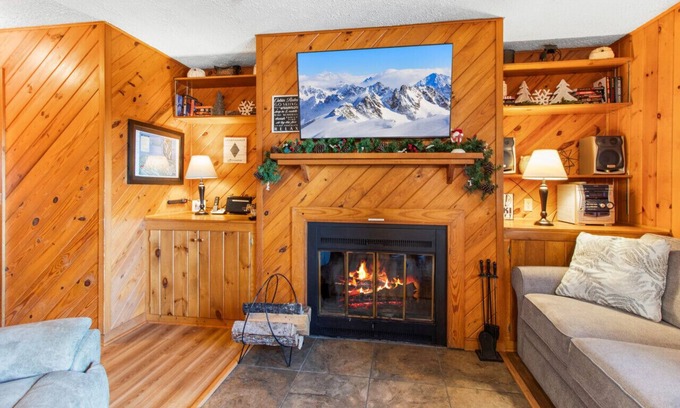 Snowshoe Villa | Prime Location at Stemwinder 5 - Ideal for Family Getaways