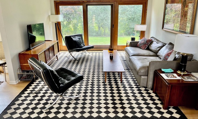 Glen Ellyn House | Experience Vintage Charm in a Stylish 1970s Mid-Century VRBO