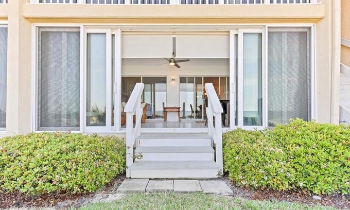Sawgrass Condo | Beachfront 2BR/2BA Retreat V Condo with Kitchen Access