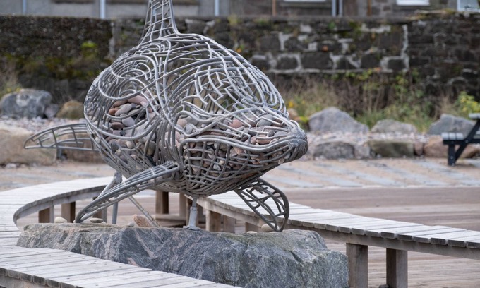 Stonehaven Apartment | Stepping Stone Apartment is a stone throw away from Stonehaven Beach, with Two Bedrooms and Views