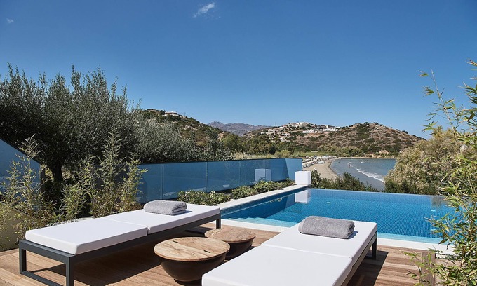 Almyros Villa | Experience Beachside Bliss with Daily Breakfast Included