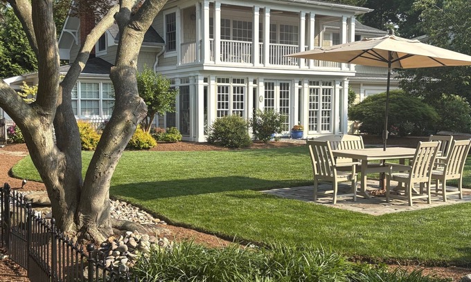 Annapolis House | Prime Location Near Chesapeake Bay in Bay Ridge Community