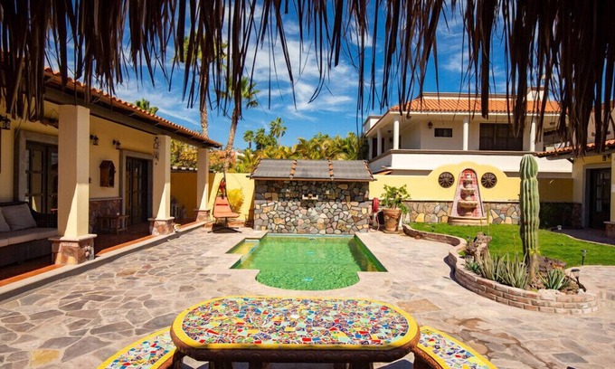 Loreto House | Beachside Retreat: Pet-Friendly Hotel Steps from Plaza