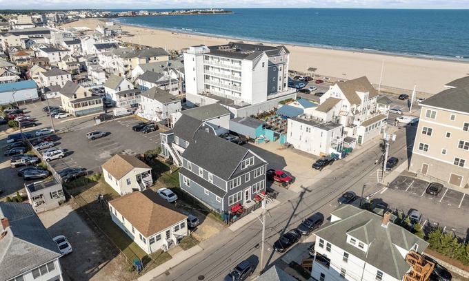 Hampton Apartment | Conveniently Located Near Hampton Beach - Pet Friendly Retreat