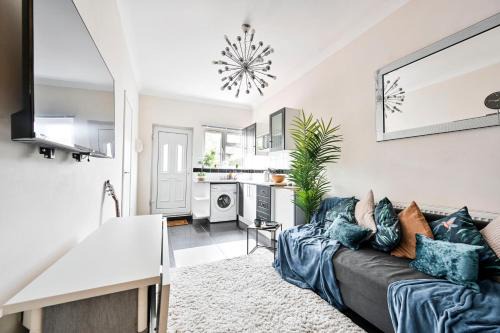Barnhill Apartment | Modern Guest Suite Near Wembley Stadium - Family Friendly