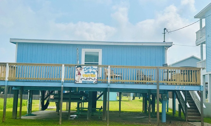 Surfside Beach House | Beachside Retreat with Ocean Views and Family-Friendly Amenities