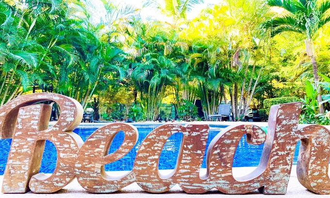 Palm Beach Estates House | Beachside Bliss at Casa Bonita: 6 Beds, Pool & Ocean Views