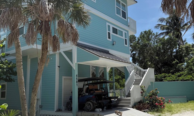 Jose's Hideaway House | Seaside Escape: Dream House with Private Pool & Ocean Views