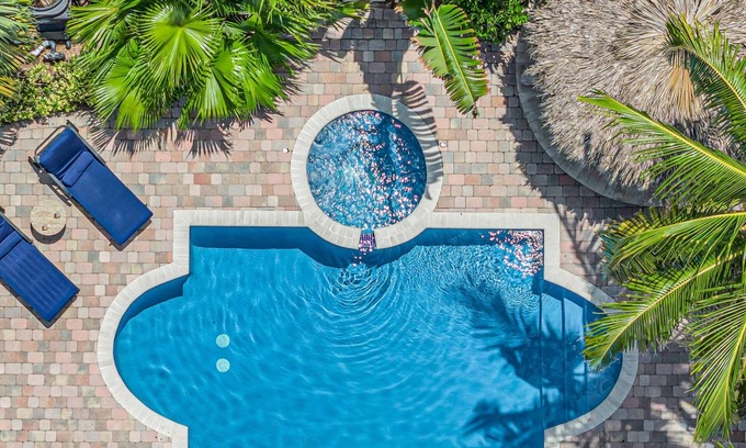 Birch Park Finger Streets House | Beachside Retreat with Heated Pool & Oceanfront Views