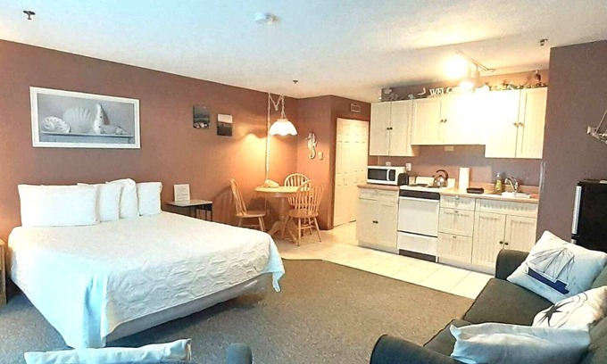 Wells Beach Condo | Discover Bellevue by the Sea: Steps from Wells Beach