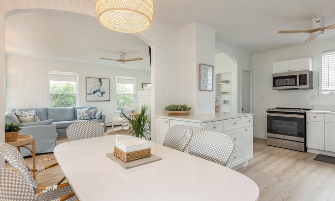 Old Orchard Beach Cottage | Beachside Cottage Retreat in Old Orchard Beach