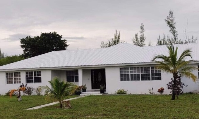 Windsor Park House | Steps to Beach: Oceanfront with Dining & Water Sports Nearby