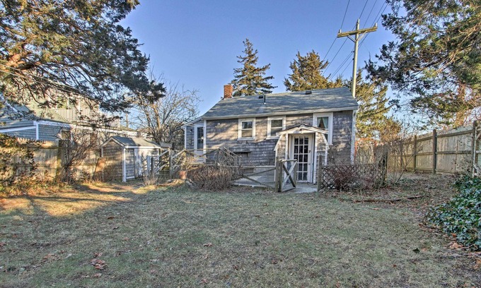 Buzzards Bay Cottage | Inviting Buzzards Bay Home: Steps to Cape Cod Canal