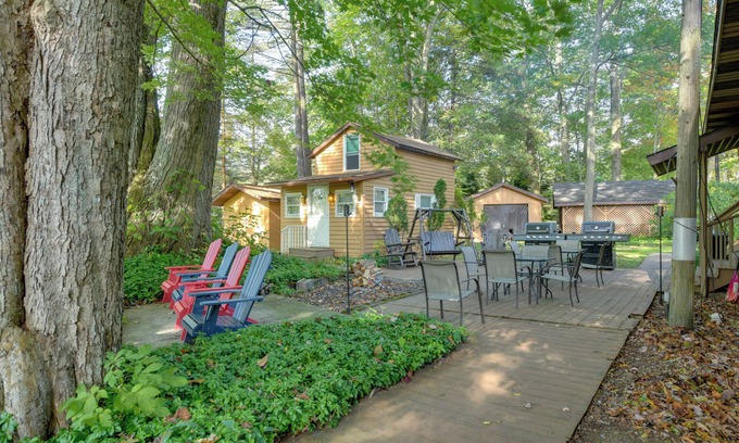 Mayville Cottage | Inviting Chautauqua Lake Cottage with Pet-Friendly Perks