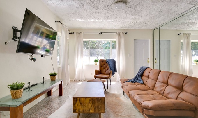 Deerfield Beach Cottage | Inviting Deerfield Beach Home with Private Patio & Pool