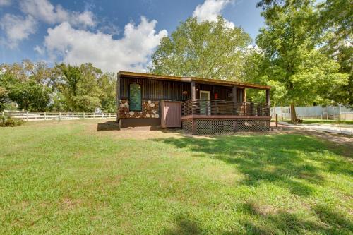 Lake Lafayette House | Steps to Lake Peaceful Cabin Escape in Odessa