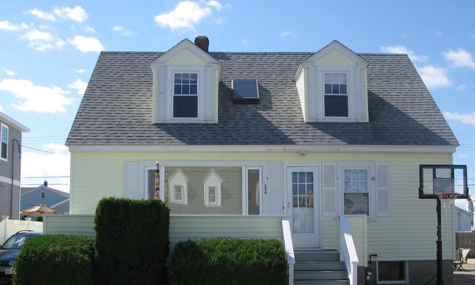 Seabrook Cottage | Relaxing Retreat Steps from Seabrook Beach with Ocean Views