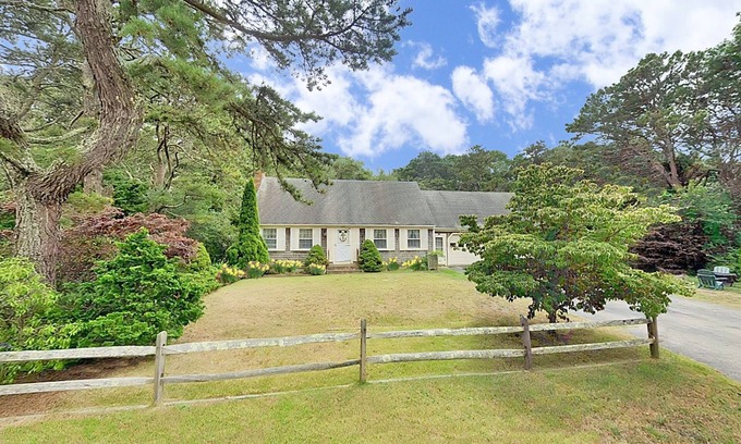 Wellfleet House | Discover Wellfleet Retreat: Steps to Shops & Ocean Views