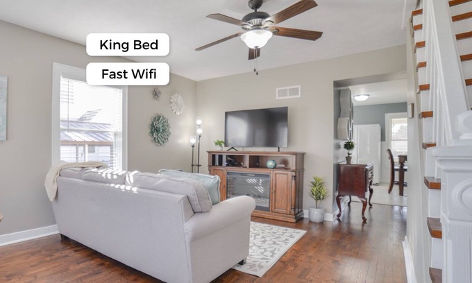 Cape Girardeau House | Convenient Stay Near Southeast Hospital with Fast Wifi