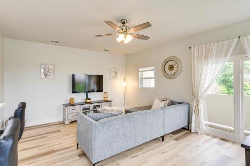 Fort Worth Apartment | Modern Fort Worth Apartment Near TCU - Family Friendly Stay