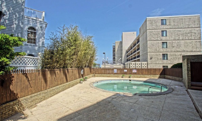 The Pines Condo | Steps to the Beach! 2nd Floor Condo w/Pool, Balcony & Walk to Downtown Rehoboth
