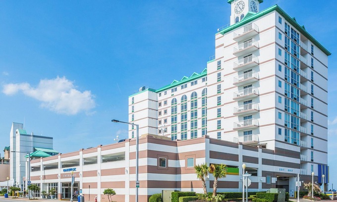 Northeast Virginia Beach Resort | Ideal Beachside Retreat with Pool and Ocean View