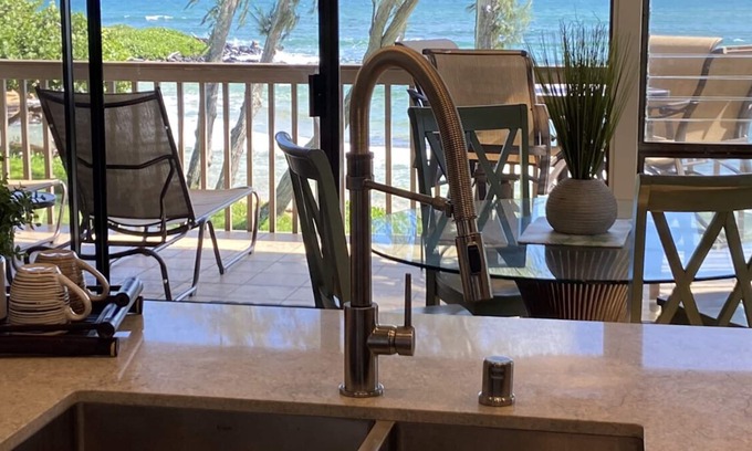 Wailua Condo | Beachfront Condo with 5-Star Views and Prime Location!