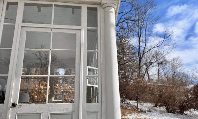 Millbrook House | Steps to the Delightful Village of Millbrook ☆ Fun Family Getaway